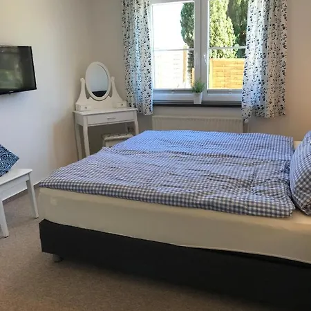 Ferienwohnung Zum Hof - Koneking Hinrichsdorf